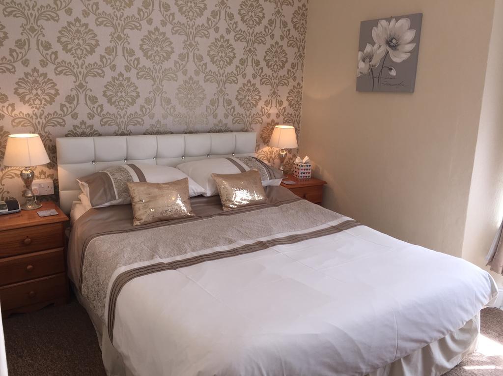 Crowndale Torquay - Exclusively For Adults Bed & Breakfast Екстериор снимка