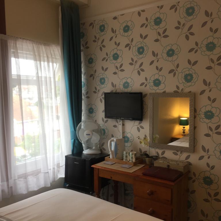 Crowndale Torquay - Exclusively For Adults Bed & Breakfast Екстериор снимка